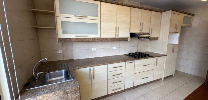 Rento Suite, Sin Amoblar, un Dormitorio, Parqueadero. Sector 12 de Octubre