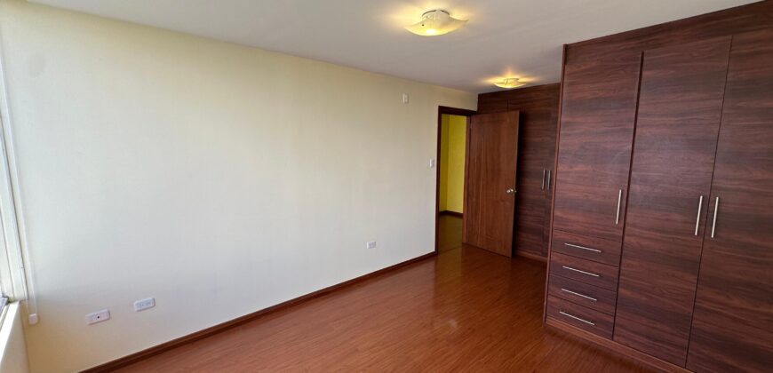 Rento Suite, Sin Amoblar, un Dormitorio, Parqueadero. Sector 12 de Octubre