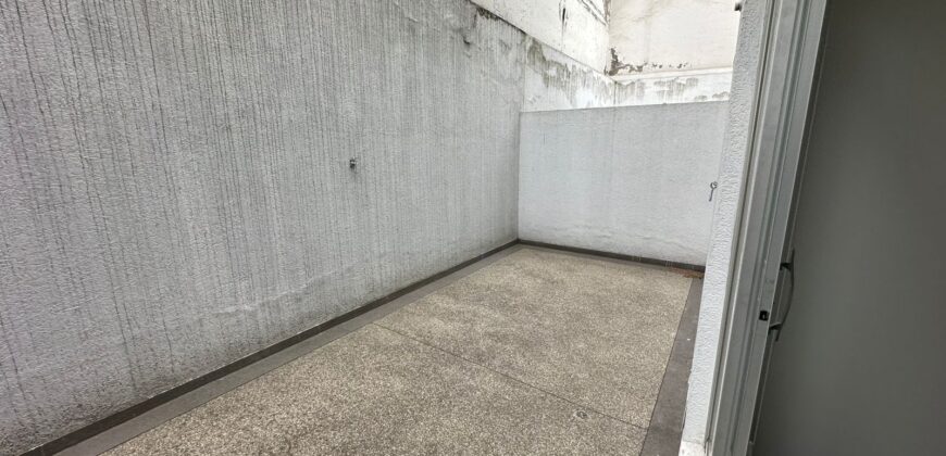 Vendo Suite, un Dormitorio, Terraza, Parqueadero. Sector El Batan
