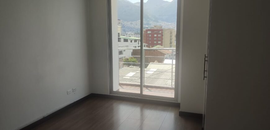 Rento Departamento, Dos Dormitorios, Sin Amoblar, Balcón. Sector 12 de Octubre