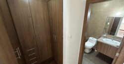 Vendo Suite, un Dormitorio, Terraza, Parqueadero. Sector El Batan
