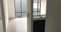 Vendo Suite, un Dormitorio, Parqueadero. Sector La Carolina