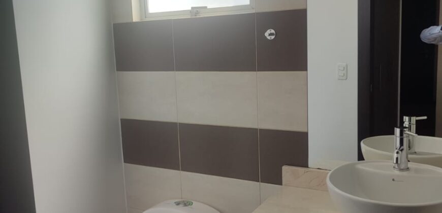 Rento Departamento, Dos Dormitorios, Sin Amoblar, Balcón. Sector 12 de Octubre