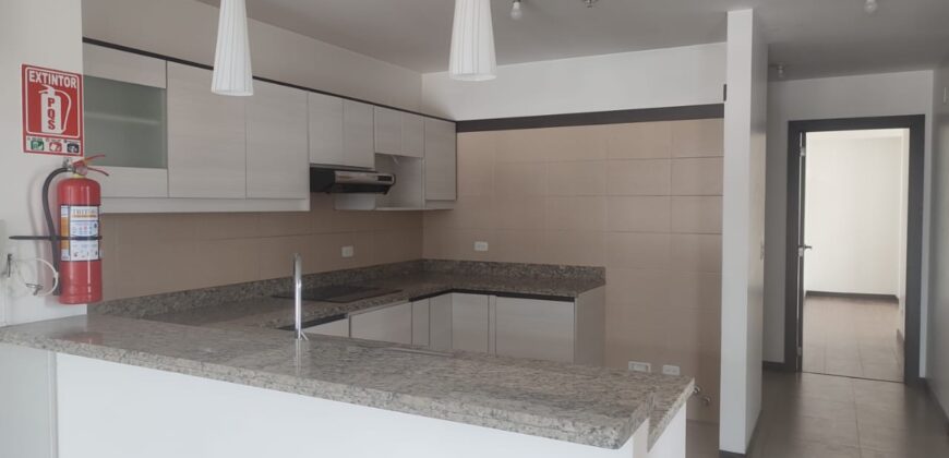 Rento Departamento, Dos Dormitorios, Sin Amoblar, Balcón. Sector 12 de Octubre