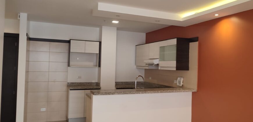 Rento Suite, Sin Amoblar, un Dormitorio, Balcón. Sector 12 de Octubre