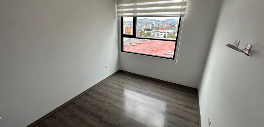 Vendo Departamento, Dos Dormitorios, Parqueadero. Sector La Carolina