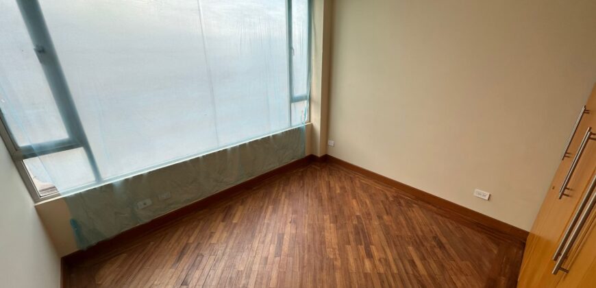 Vendo Departamento, Tres Dormitorios, Terraza. Sector El Batán