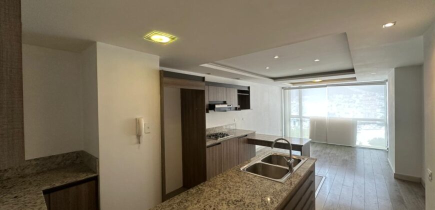 Vendo Suite, un Dormitorio, Parqueadero. Sector El Batan