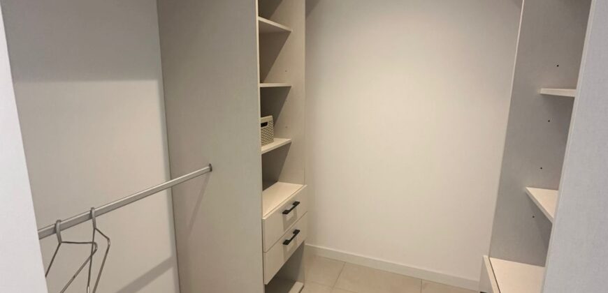 Vendo Departamento, Tres Dormitorios, a Estrenar, Terrazas. Sector Cumbaya
