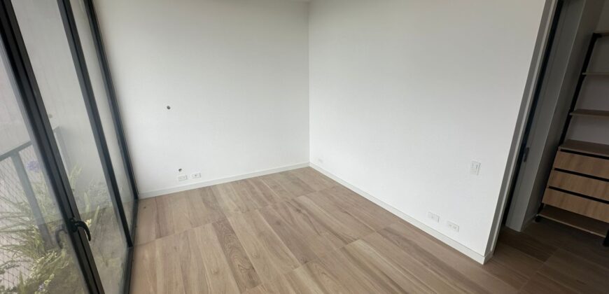 VENDO SUITE, A ESTRENAR, PARQUEADERO, BODEGA. SECTOR LA CAROLINA