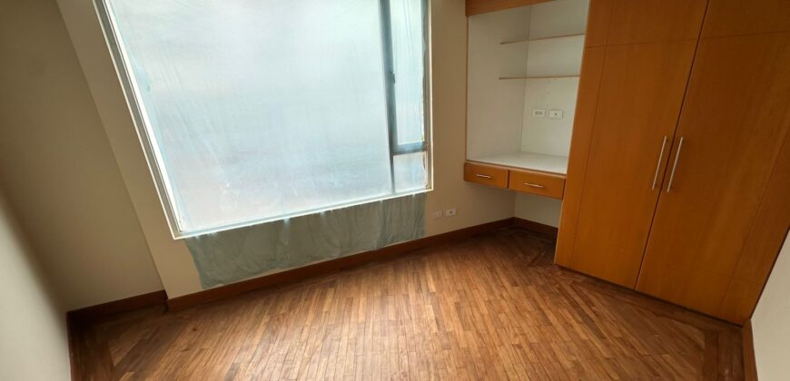 Vendo Departamento, Tres Dormitorios, Terraza. Sector El Batán