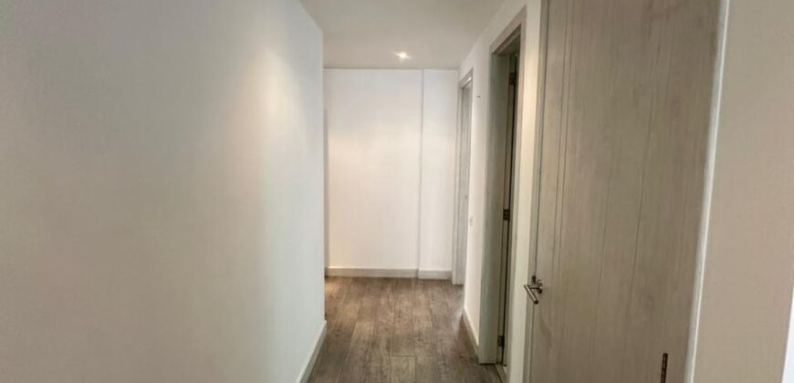 Vendo Suite, un Dormitorio, Parqueadero. Sector El Batan
