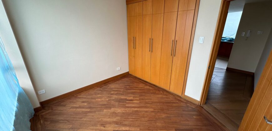 Vendo Departamento, Tres Dormitorios, Terraza. Sector El Batán