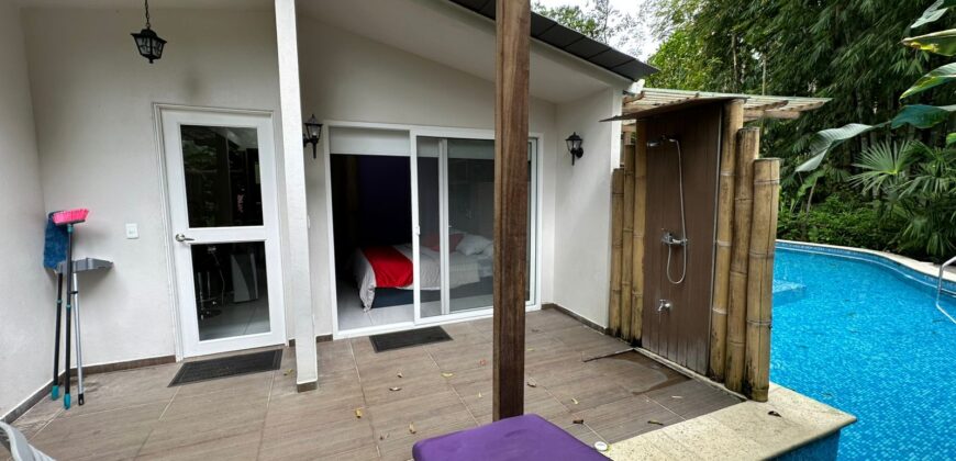 Vendo Hosteria, Suites Premium y Casa, Amobladas. Sector Mindo