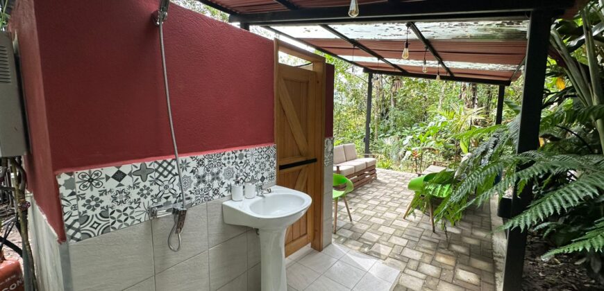 Vendo Hosteria, Suites Premium y Casa, Amobladas. Sector Mindo