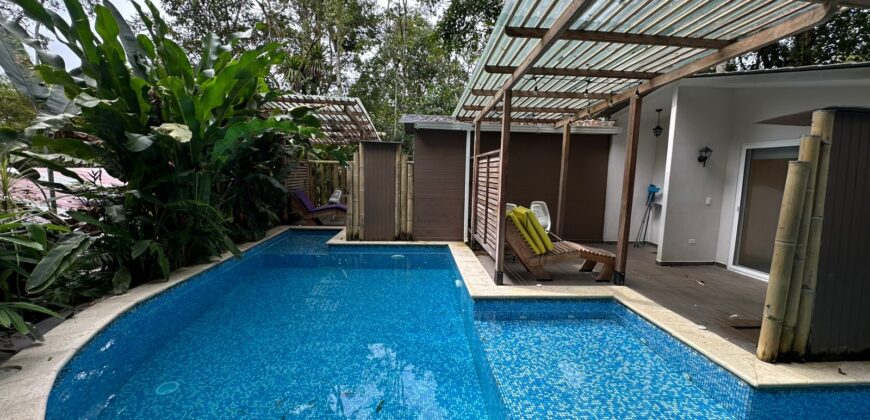 Vendo Hosteria, Suites Premium y Casa, Amobladas. Sector Mindo