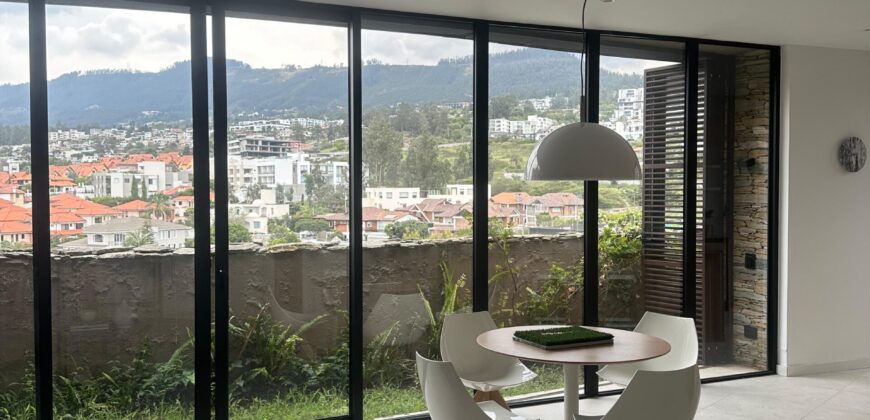 Vendo Departamento, a Estrenar Dos Dormitorios, Parqueadero. Sector Cumbaya