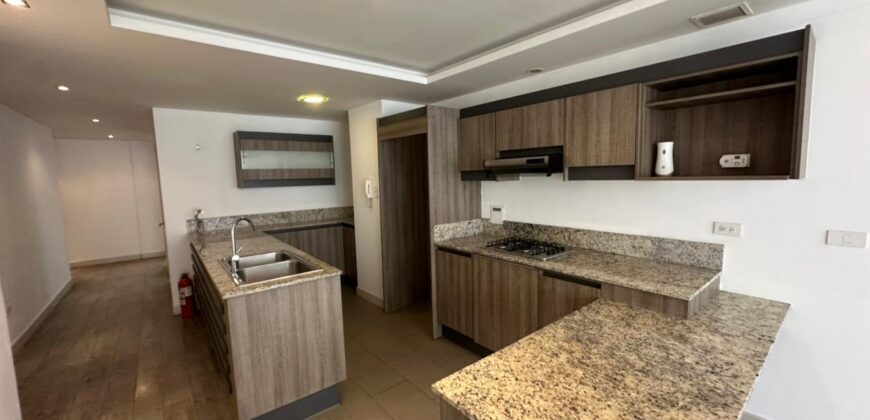 Vendo Suite, un Dormitorio, Parqueadero. Sector El Batan