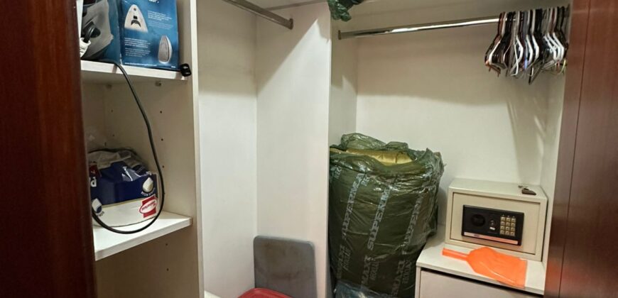 Vendo Suite, Amoblada, un Dormitorio, Parqueadero. Sector Gaspar de Villarroel