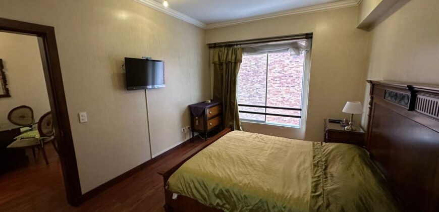 Vendo Suite, Amoblada, un Dormitorio, Parqueadero. Sector Gaspar de Villarroel