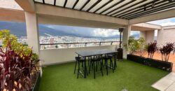 Vendo Suite, un Dormitorio, Parqueadero. Sector El Batan