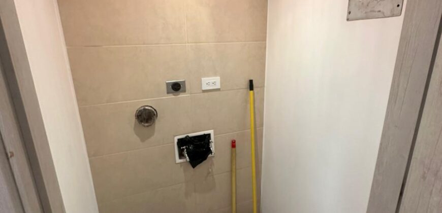 Vendo Suite, un Dormitorio, Parqueadero. Sector El Batan