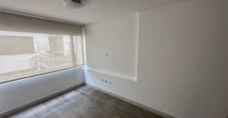 Vendo Suite, un Dormitorio, Parqueadero. Sector El Batan