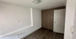 Vendo Suite, un Dormitorio, Parqueadero. Sector El Batan