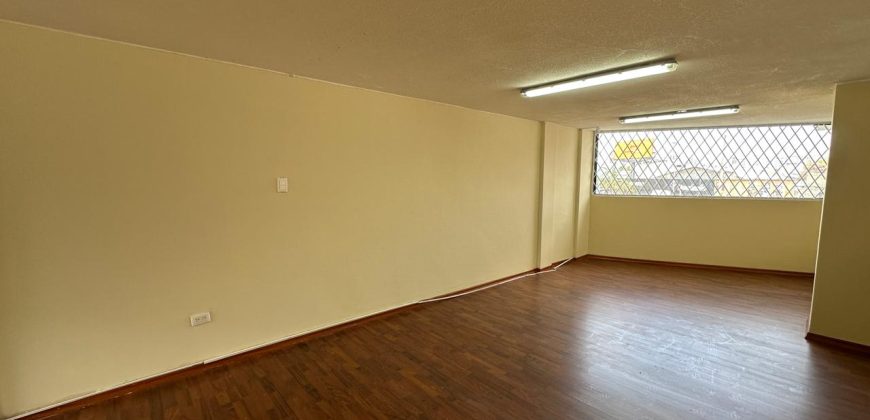 Rento Local para Oficina, Empresa, Gimnasio, Dos Plantas. Sector Granados