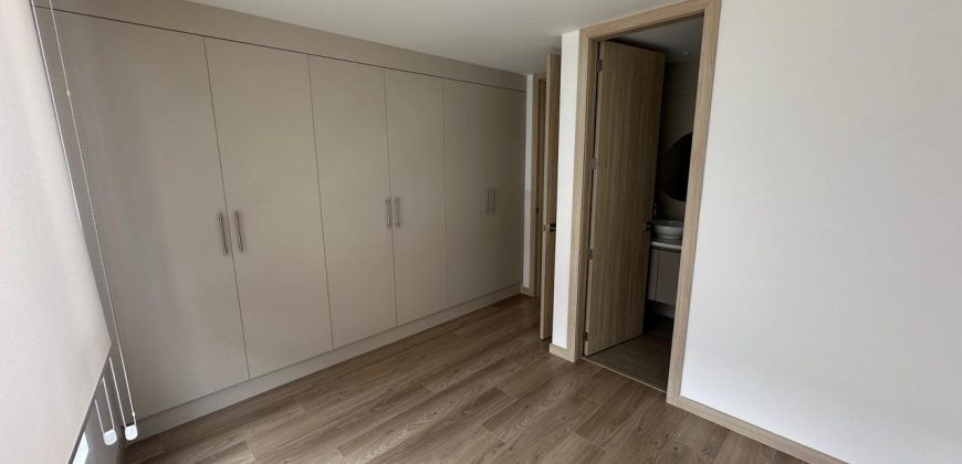 Vendo Departamento, Dos Dormitorios, Balcón, A Estrenar. Sector Quicentro