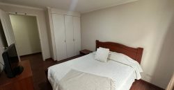 Vendo Departamento, Dos Dormitorios, Amoblado, Parqueaderos. Sector La Carolina