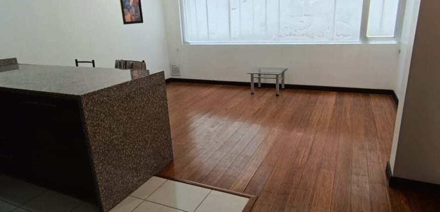 Rento Suite, Un Dormitorio, Amoblado, Parqueadero. Sector La Carolina