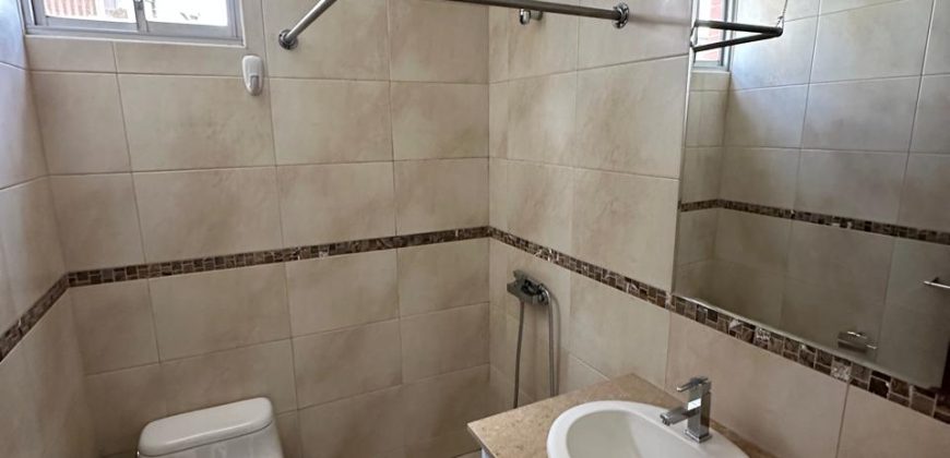 Vendo Departamento, Tres Dormitorios, 4 Baños, Parqueaderos, Bodegas. Sector Bossano