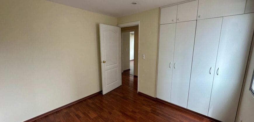 Rento Departamento, Tres Dormitorios, Estudio. Sector Gaspar de Villarroel