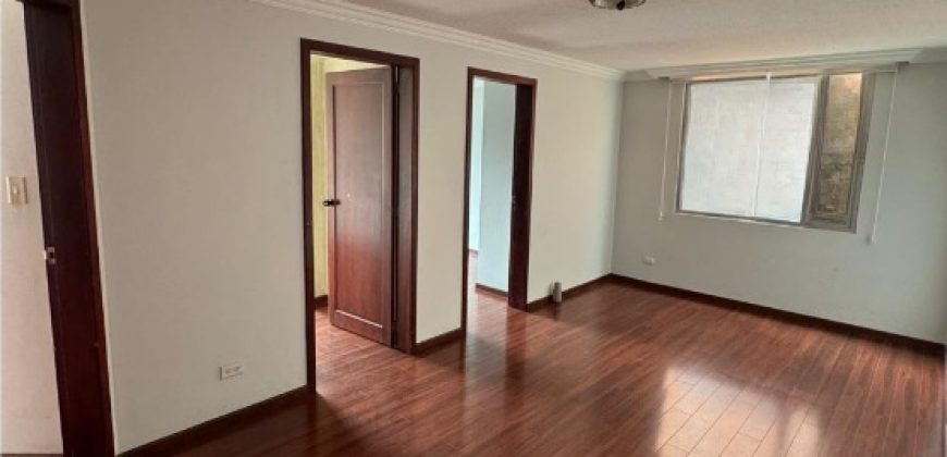 Rento Departamento, Tres Dormitorios, Sin Amoblar. Sector Alpallana