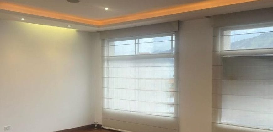 VENDO DEPARTAMENTO, TRES DORMITORIOS, PARQUEADERO, BODEGA. SECTOR BELLAVISTA