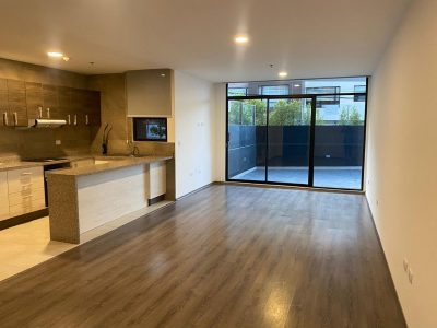 Vendo Departamento, Dos Dormitorios, Parqueaderos, Bodega. Sector La Carolina