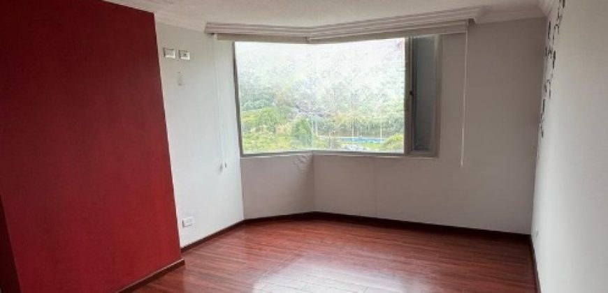 Rento Departamento, Tres Dormitorios, Sin Amoblar. Sector Alpallana