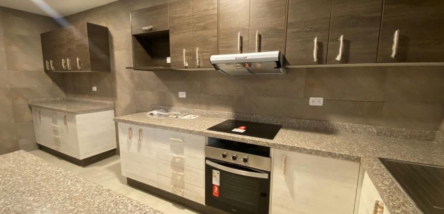 Vendo Departamento, Dos Dormitorios, Parqueaderos, Bodega. Sector La Carolina