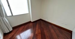 Vendo Departamento, Tres Dormitorios, Estudio/Family room, Parqueaderos. Sector El Batán