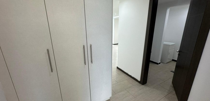 Rento Departamento, Dos Dormitorios, Tres Baños, Sin Amoblar. SectorEl Batán