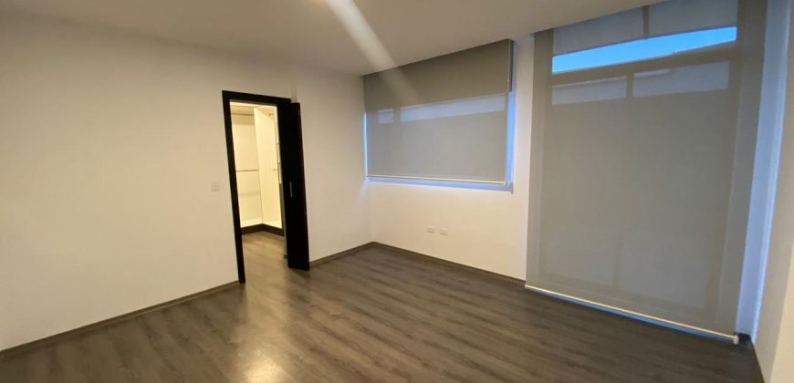 Vendo Departamento, Dos Dormitorios, Parqueaderos, Bodega. Sector La Carolina