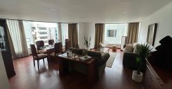 Vendo Departamento, Dos Dormitorios, Amoblado, Parqueaderos. Sector La Carolina