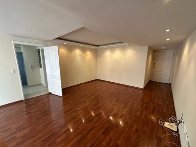 Rento Departamento, Tres Dormitorios, Estudio. Sector Gaspar de Villarroel