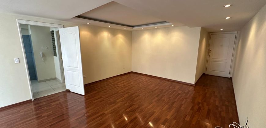 Rento Departamento, Tres Dormitorios, Estudio. Sector Gaspar de Villarroel