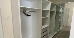 Vendo Departamento, Tres Dormitorios, Estudio/Family room, Parqueaderos. Sector El Batán