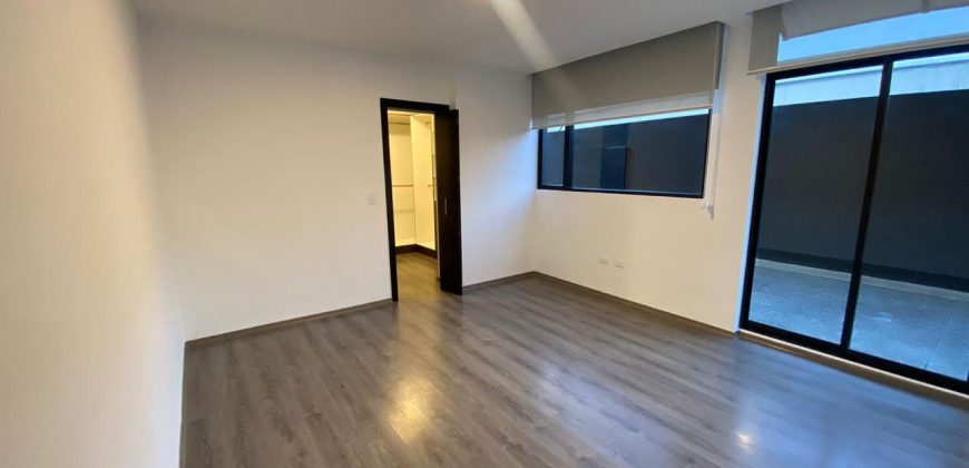 Vendo Departamento, Dos Dormitorios, Parqueaderos, Bodega. Sector La Carolina