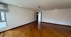 Vendo Departamento, Tres Dormitorios, 4 Baños, Parqueaderos, Bodegas. Sector Bossano