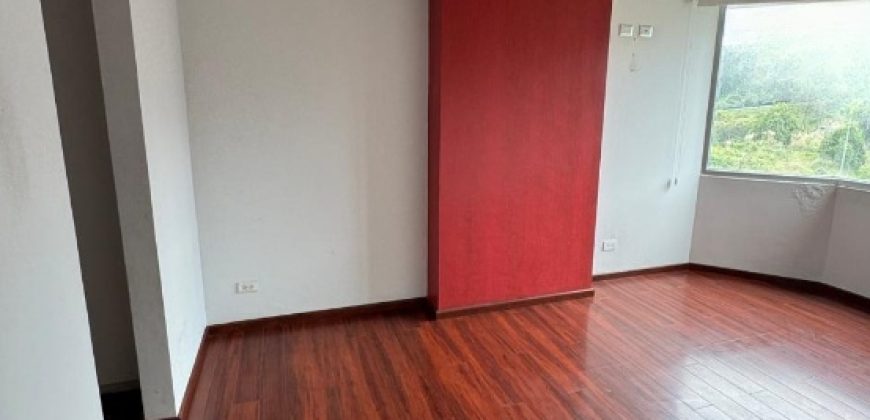 Rento Departamento, Tres Dormitorios, Sin Amoblar. Sector Alpallana