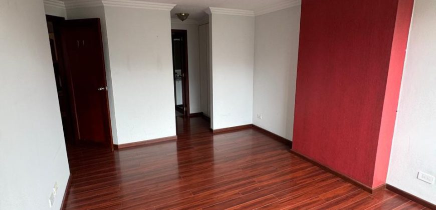 Rento Departamento, Tres Dormitorios, Sin Amoblar. Sector Alpallana